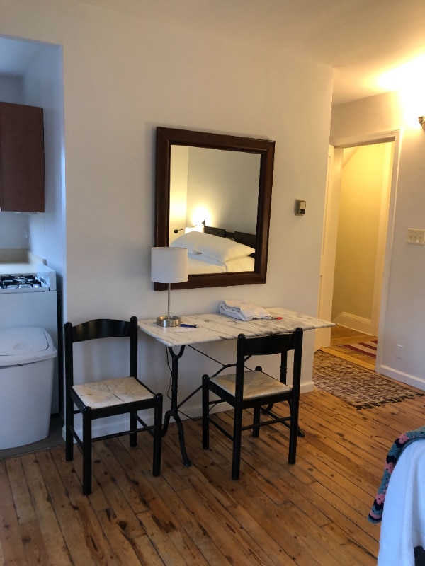 Building Photo - 1296 W 106th St