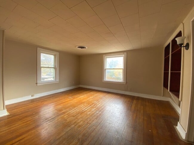 Building Photo - 1606/1608 W High St.