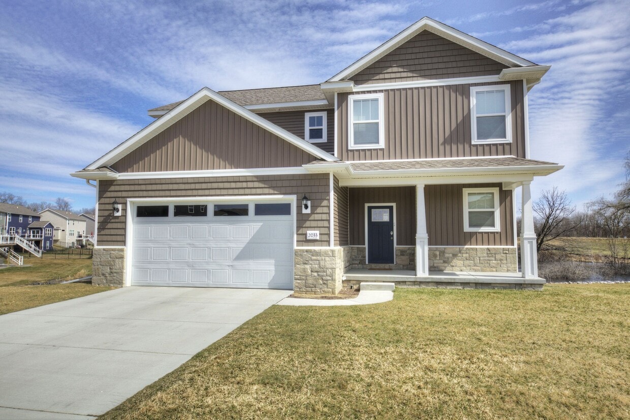 Photo - 2021 Steelwood Dr (Howell, MI)