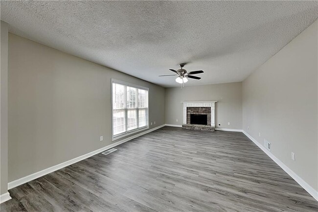 Foto del edificio - 33 Ashland Cir