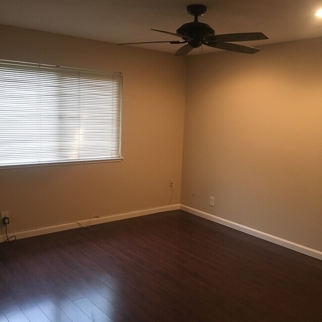 Foto del edificio - 11049 Autumnwind Lane