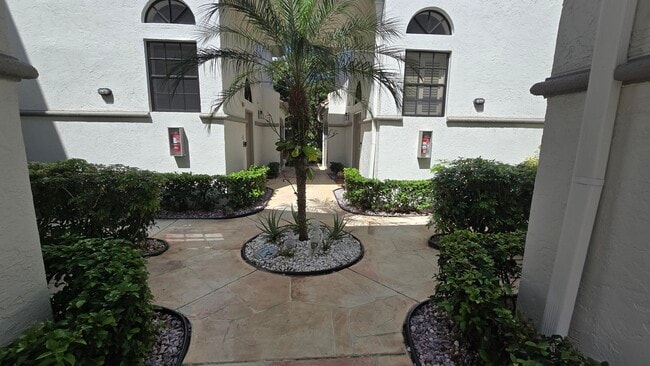 Building Photo - 5139 Floria Way