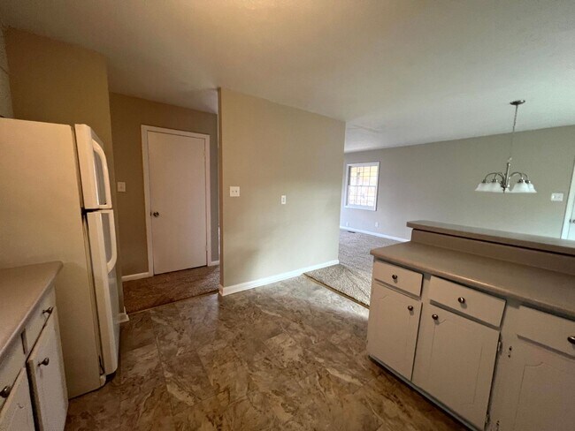 Foto del edificio - 2 WEEKS FREE OFF FIRST FULL MONTHS RENT
