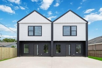 Building Photo - 4337 Clover St