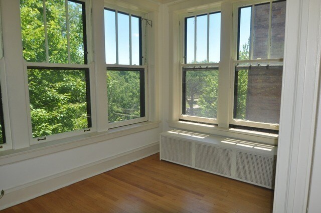 Building Photo - 5460 S Kimbark Ave