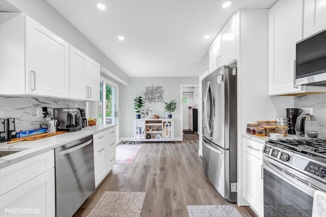 Building Photo - 1111 Plum Grove Cir