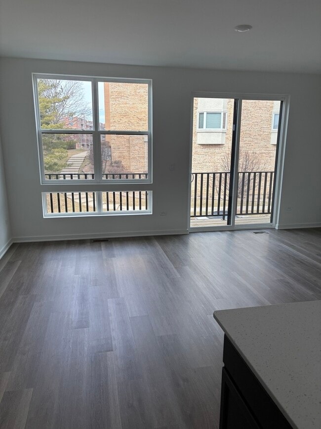 Foto del edificio - 369 Summit Cir