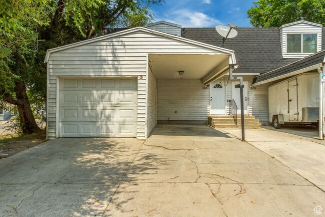 Building Photo - 505 Mansfield Ave S