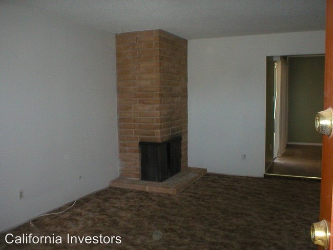 Building Photo - 5303 Gibbons Dr