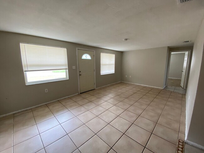 Building Photo - 4655 Koala Dr