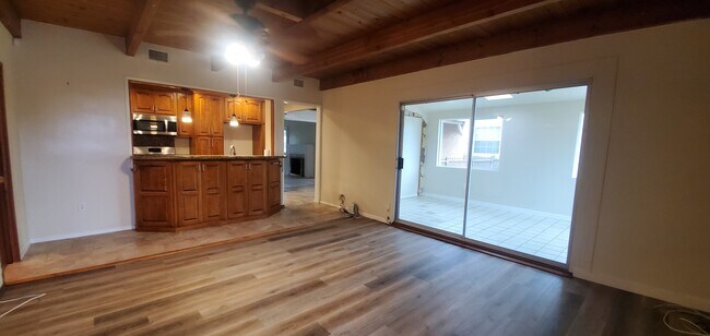 Building Photo - 68 Laurel Dr