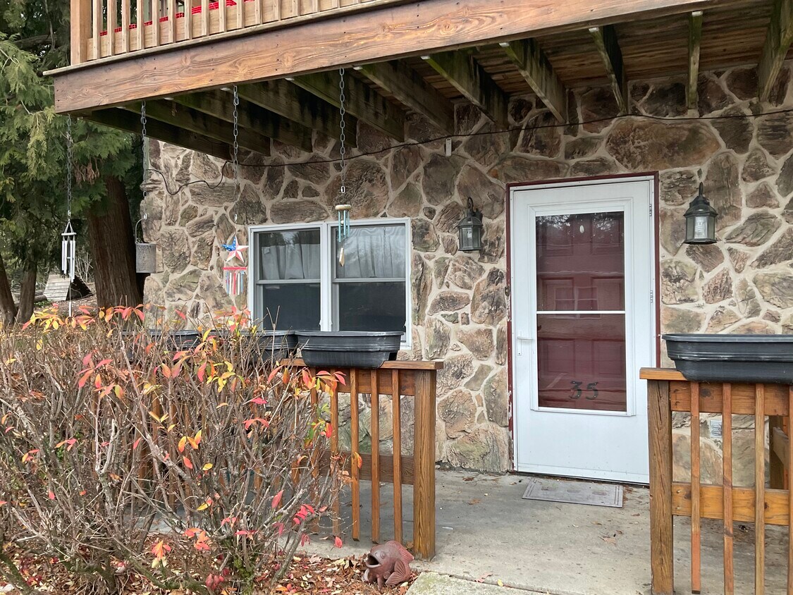 33 Hellers Church Rd Unit 33FIRSTFLOOR—2BR, Leola, PA 17540