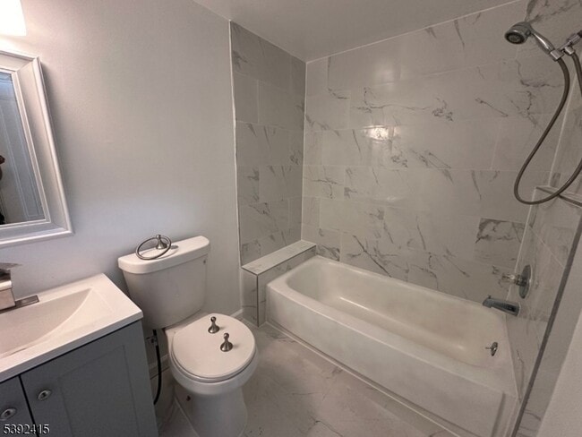 Foto del edificio - 22 2nd Ave