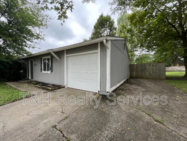 Building Photo - 5623 Dry Den Dr
