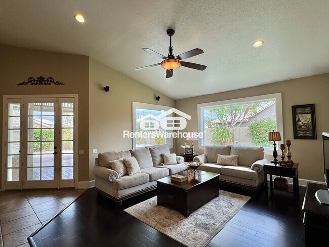Foto del edificio - 3848 E Amberwood Dr