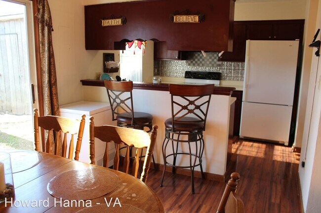 Building Photo - 3 br, 1.5 bath House - 820 Huntly Court