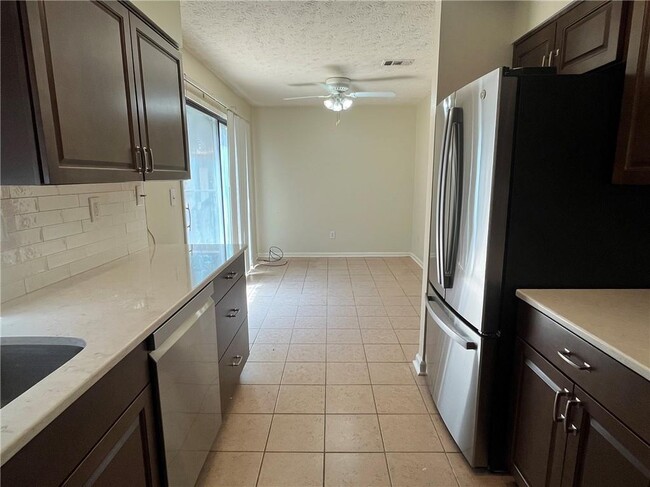 Building Photo - 1002 Parkaire Crossing