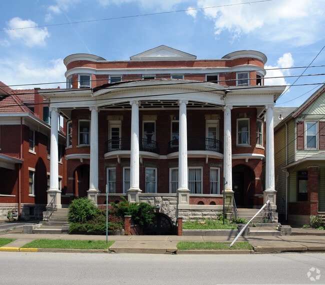 1130 Market St Parkersburg, WV 26101 Rentals Parkersburg, WV