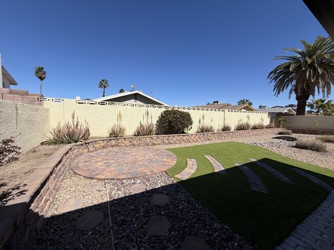 Building Photo - 6822 Endora Dr