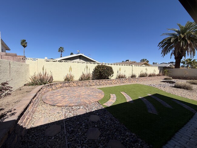 Foto del edificio - 6822 Endora Dr