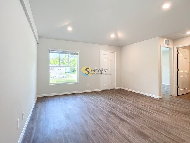 Foto del edificio - 10195 Burlington Ave