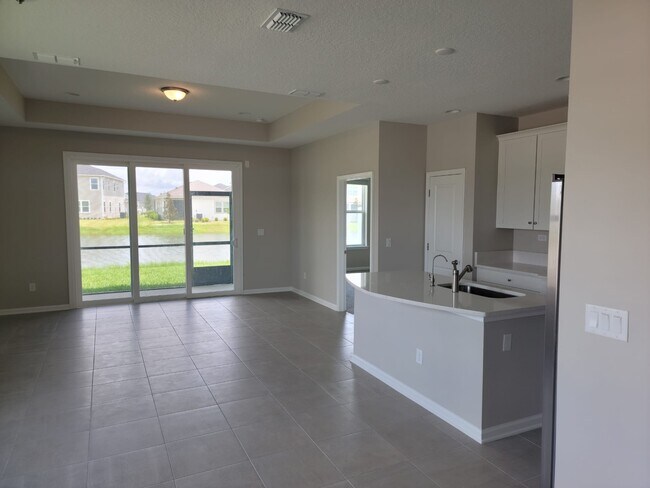 Foto del edificio - 808 Cherry Elm Dr