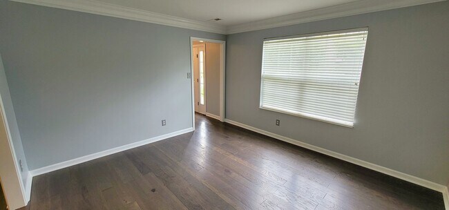 Foto del edificio - 1645 Wolverine Ln