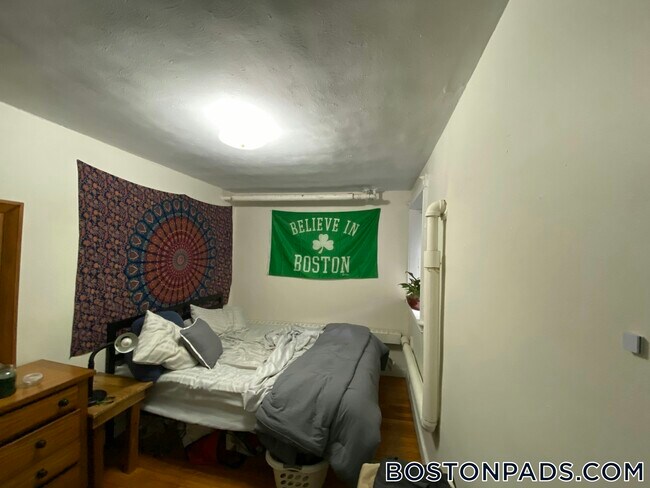 Foto del edificio - 1589 Beacon St