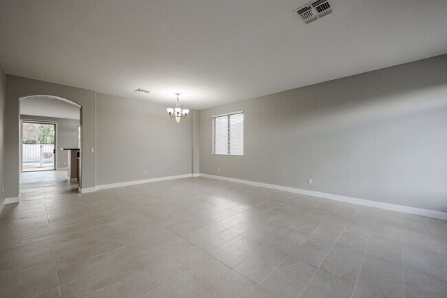 Foto del edificio - Location! Fully remodelled 4Bed/3Bath Home in Chandler, with pool