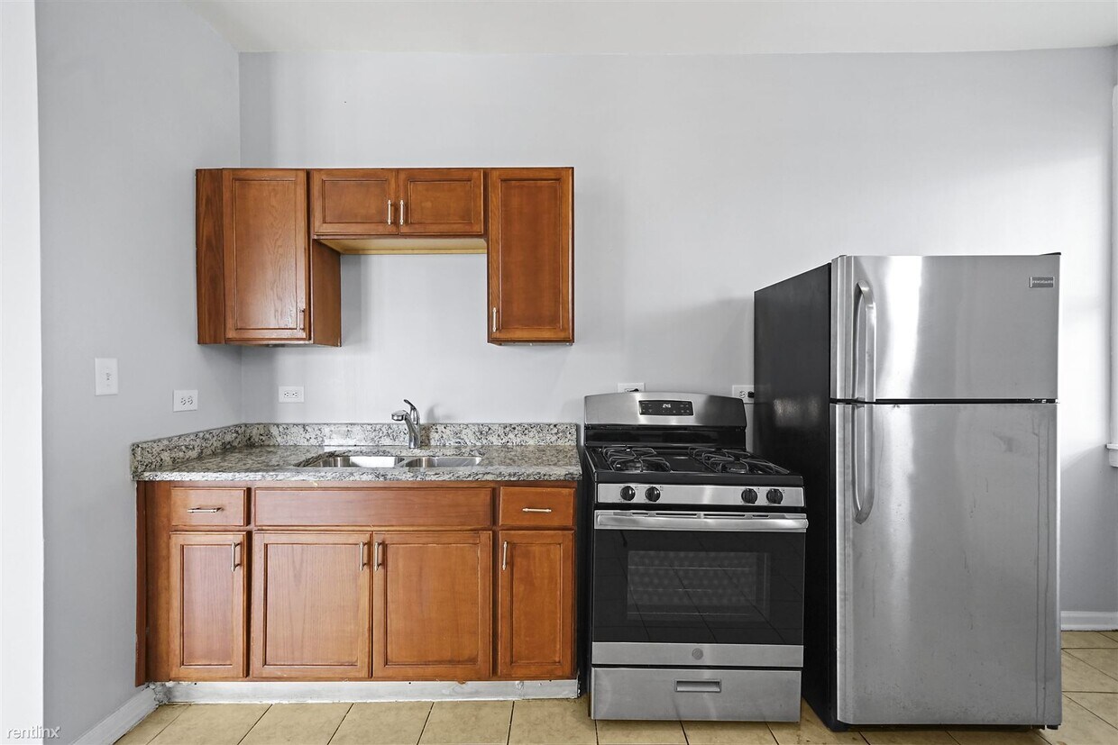 3 br, 1 bath - 6030 S Prairie Ave 3 - 3 br, 1 bath  - 6030 S Prairie Ave 3
