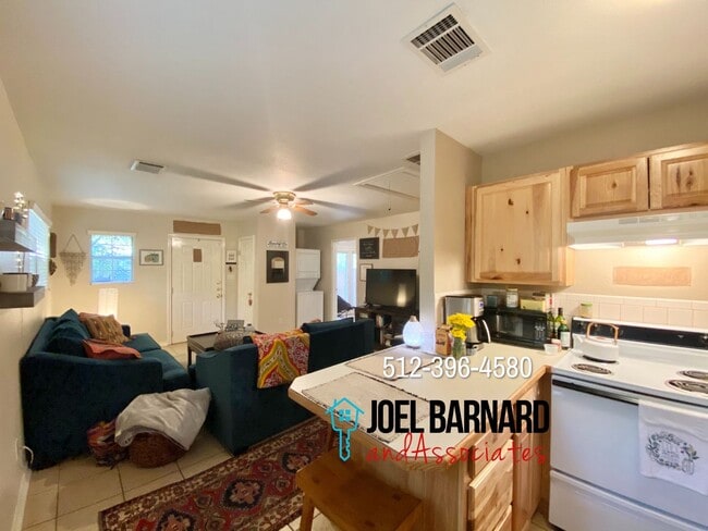 Building Photo - 448 Burleson