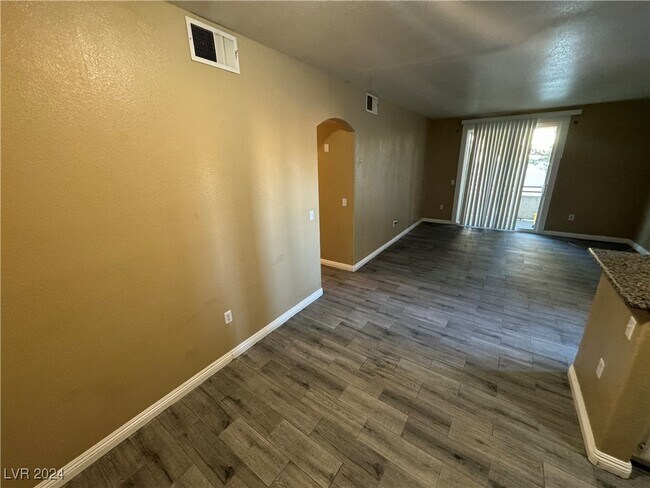 Foto del edificio - 1405 S Nellis Blvd