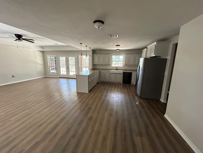 Building Photo - 10008 TX-321