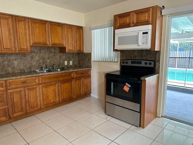 Foto del edificio - 1316 NW 15th Pl