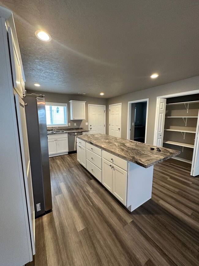 Foto del edificio - 3 Bedroom Home