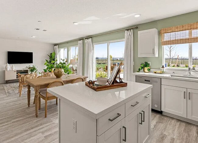 Foto del edificio - BRAND NEW (Roseville) 3/2.5!  I'm Beautifu...