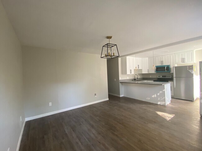 Foto del edificio - 4226 Chamoune Ave