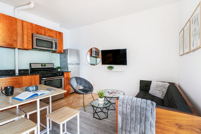 Building Photo - 122 E 102nd St