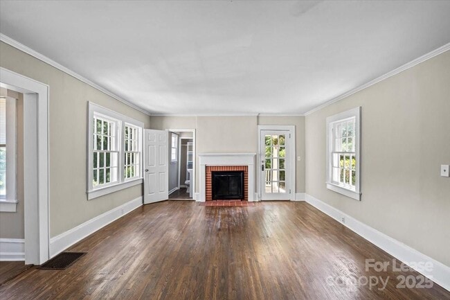 Foto del edificio - 904 Edgewood Cir