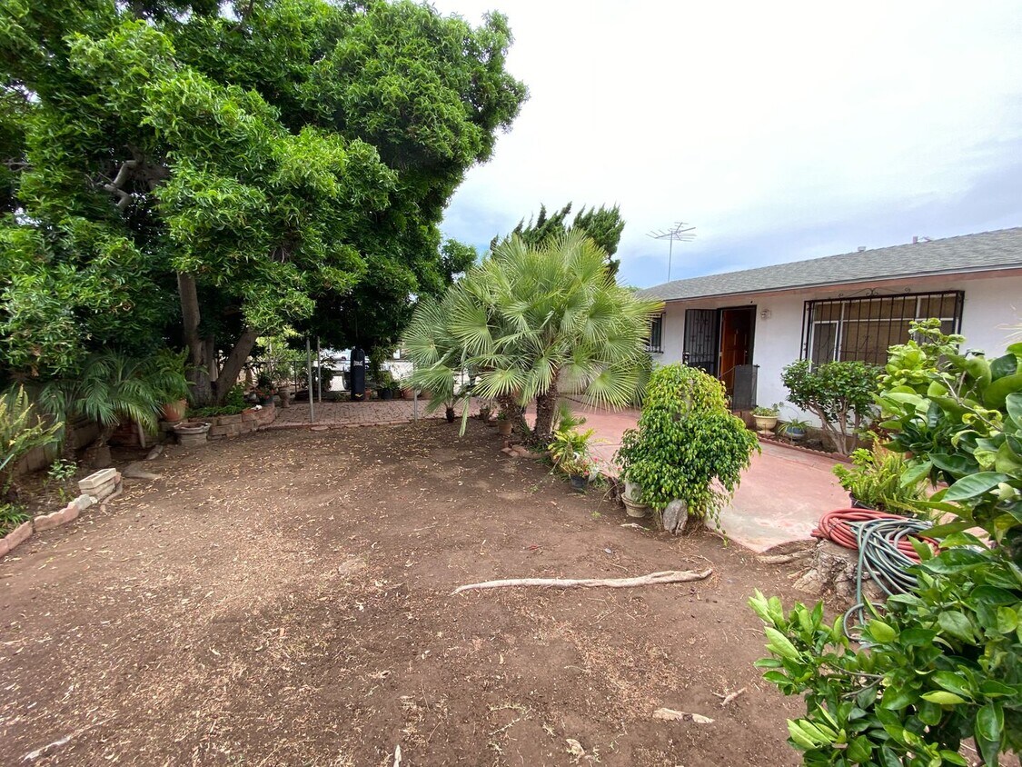 Primary Photo - 3BR/2BA Single-Family House