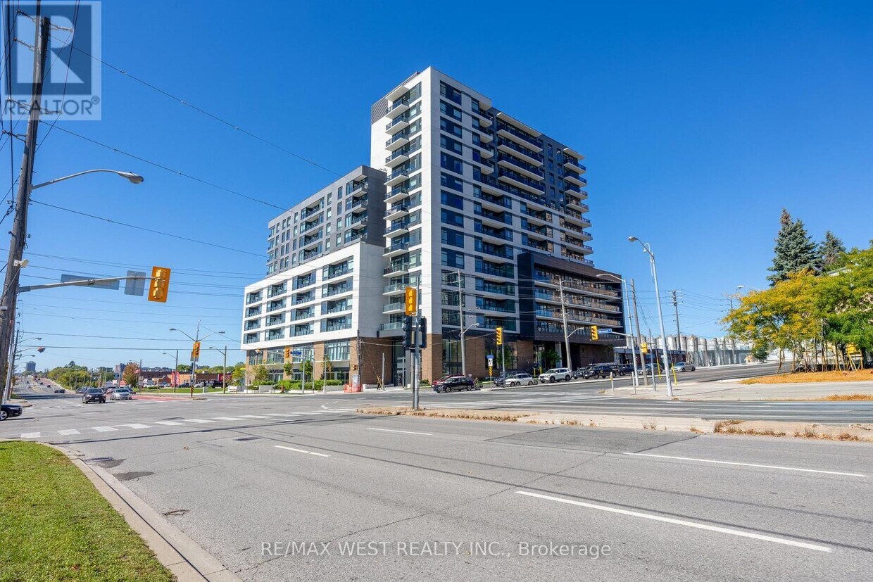 Photo principale - 110-1350-1350 Ellesmere Rd