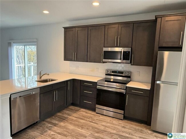 Foto del edificio - 1332-1334 Genoa St