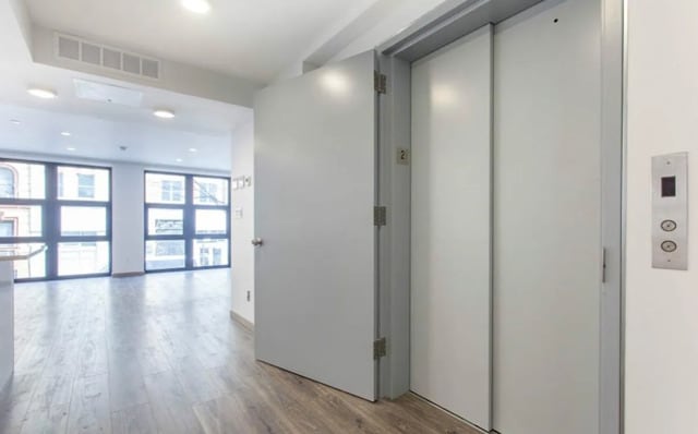 Foto del edificio - 222 E 7th St