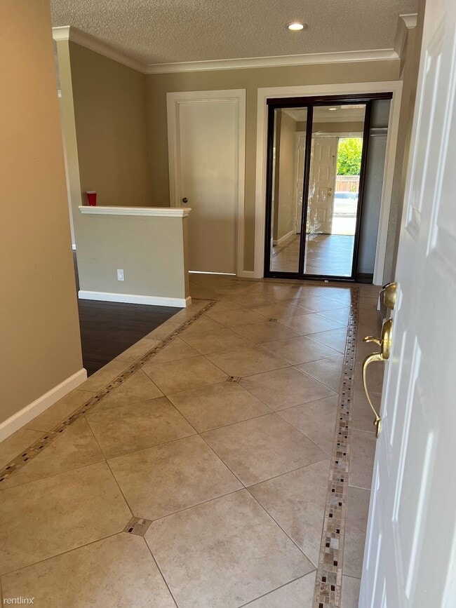 Building Photo - 4 br, 2.5 bath House - 1214 Spaich Drive