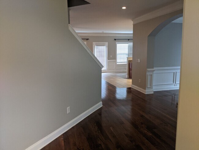 Foto del edificio - Beautiful Home in Sought After Neighborhood!