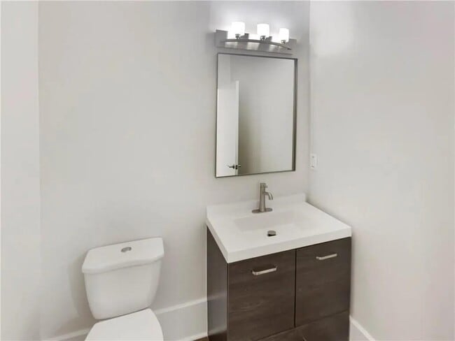 Foto del edificio - 745 Fountainhead Ln NE