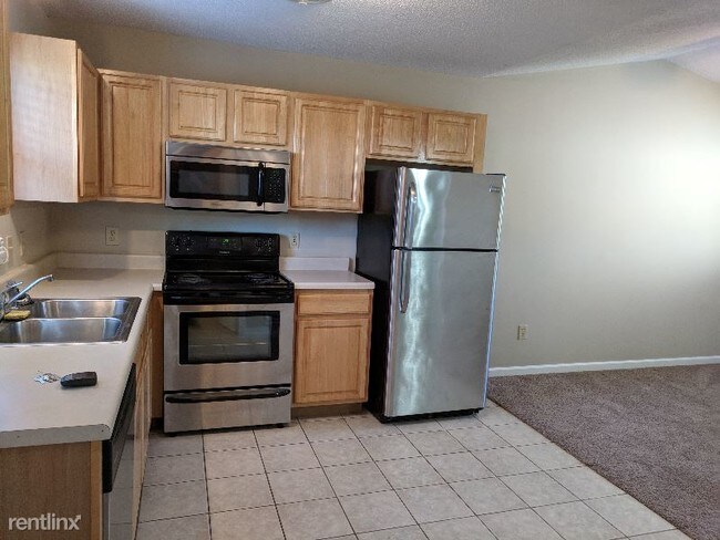 Building Photo - 1 br, 1 bath Condo - 107 Mesa Drive