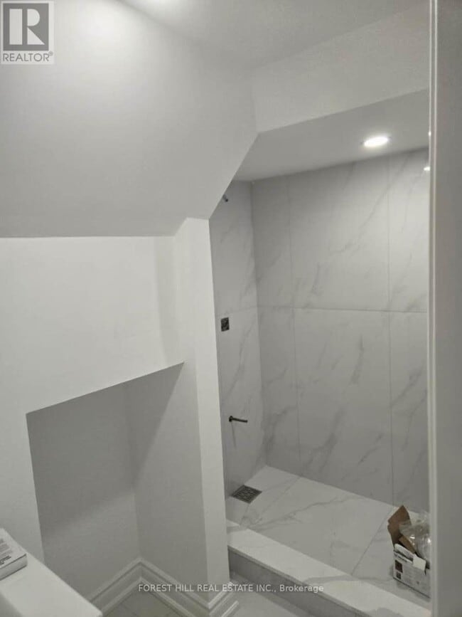 Building Photo - 52 Inniswood Dr