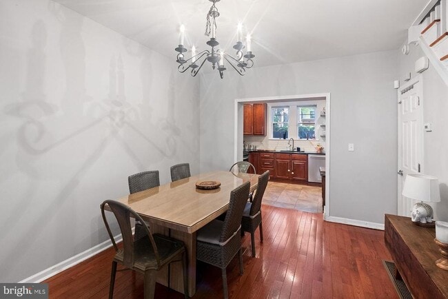 Building Photo - 213 Montrose St