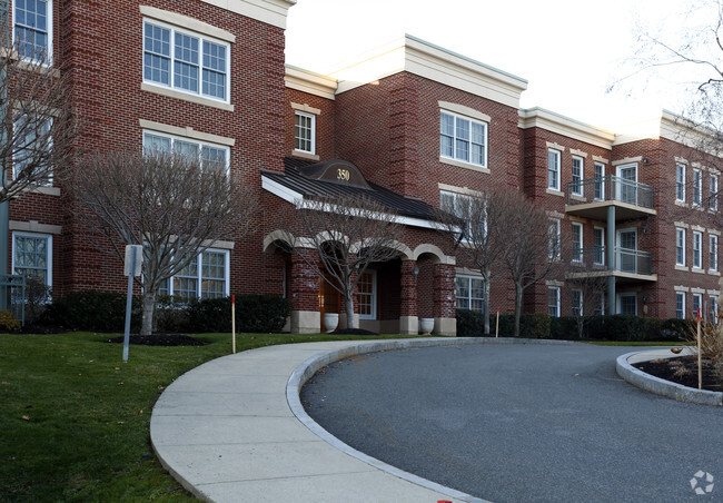 Building Photo - The Residences At Chestnut Hill